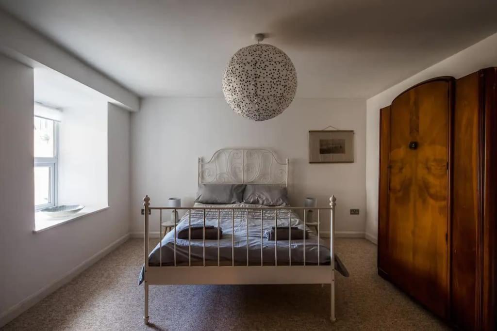 Spacious 2 Bedroom Apartment Near Seafront Penzance Kültér fotó