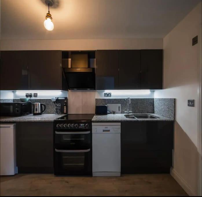 Spacious 2 Bedroom Apartment Near Seafront Penzance Kültér fotó